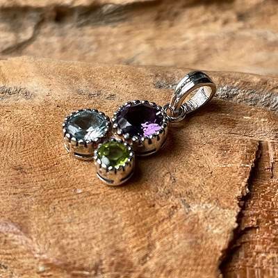Hanger met trio van amethist, peridoot en topaas-1