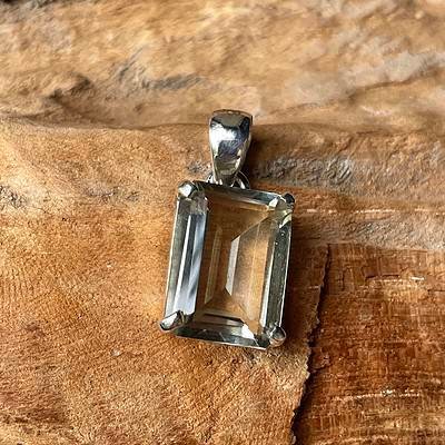 Moderne hanger met groene amethist (3)