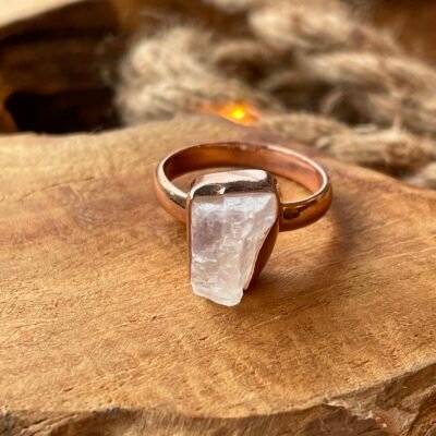 ring met ruwe maansteen roze goud