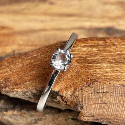 Geboortesteen ring april met witte topaas - zilver - witte edelsteen