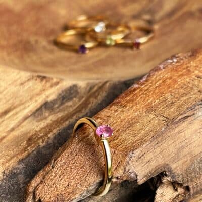 Geboortesteen ring juli met robijn - goudkleurig (4)