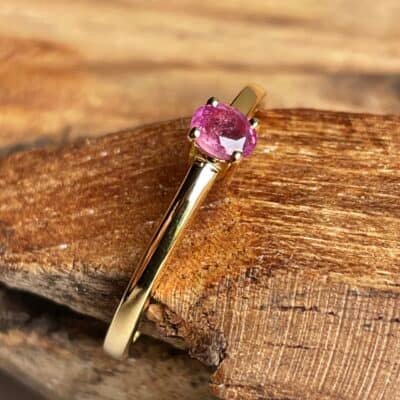 Geboortesteen ring juli met robijn - goudkleurig