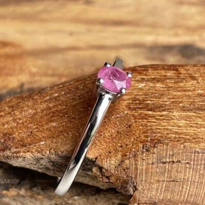 Geboortesteen ring juli met robijn - zilver