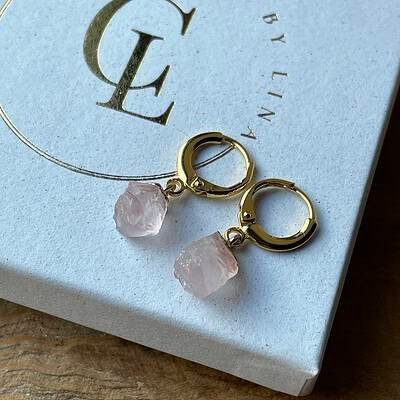 Geboortesteen oorbellen oktober - rozenkwarts - goud (3)